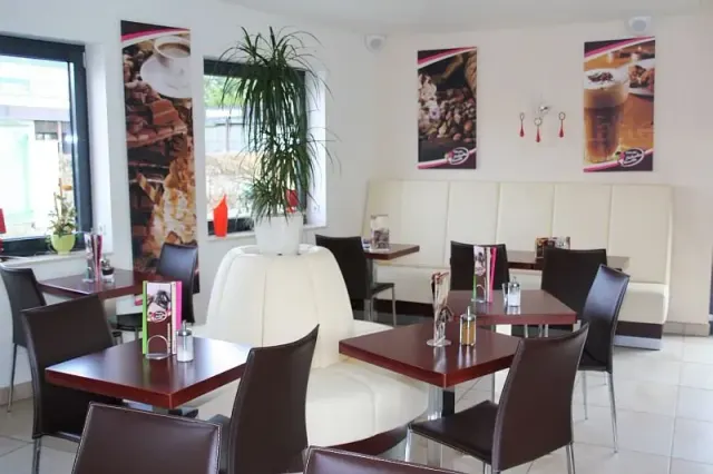 BookNoFees: Ice cream – Eiscafé Schoko-Vanille – Bestwig – Schoko-Vanille Ice Cream Parlour, photo 2