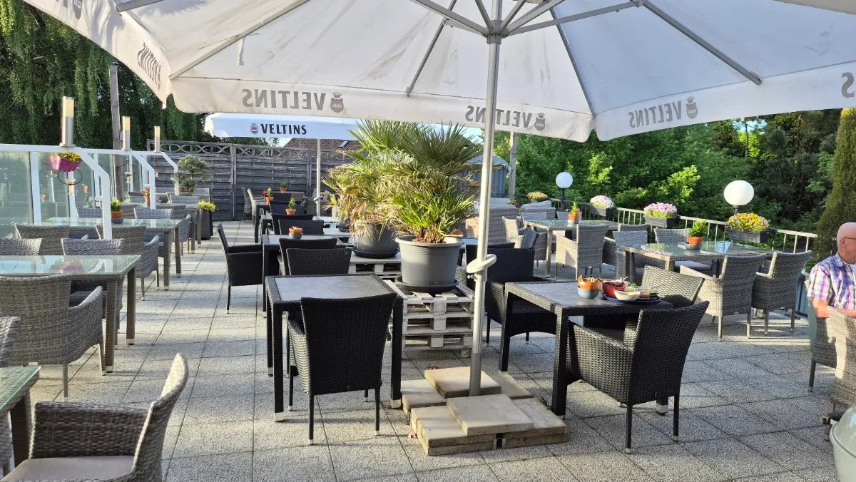 BookNoFees: Restaurant – Café Konditorei Hoyer – Breckerfeld – Hoyer Café and Patisserie, photo 1