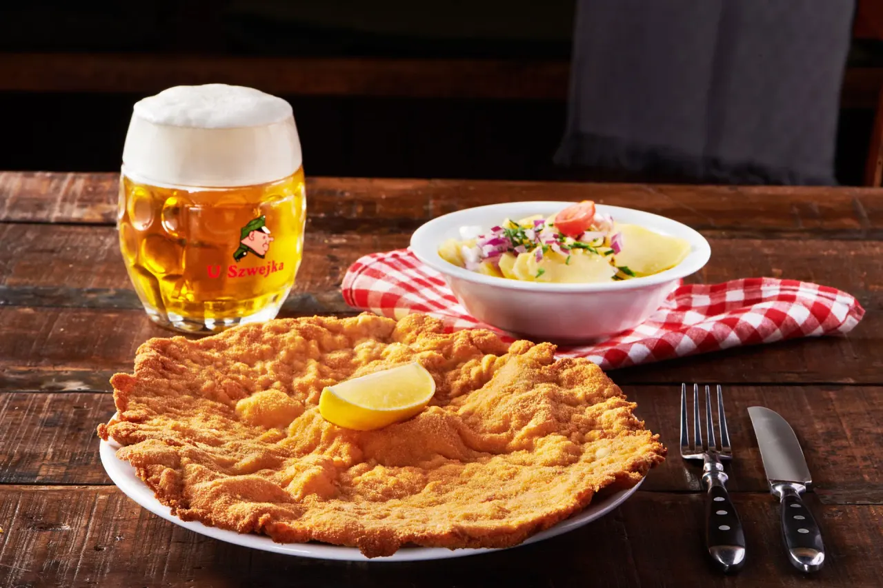 BookNoFees: Restaurant – U Szwejka – Warsaw – At Švejk’s, photo 1