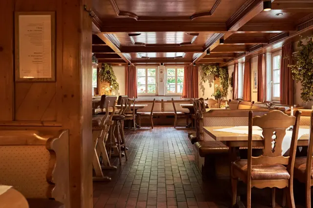 BookNoFees: Restaurant – Esloher Brauhaus — Domschänke Esselbräu – Eslohe – Esloher Brauhaus — Esselbräu Cathedral Taproom, photo 2
