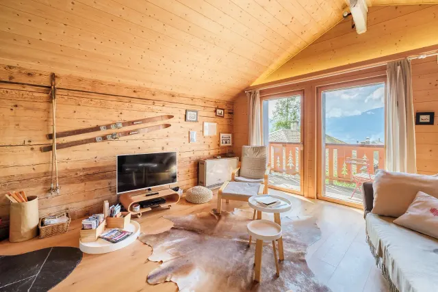 BookNoFees: Chalet Rouge Cœur – A historic chalet overlooking the Dents du Midi – Fenalet-Sur-Bex