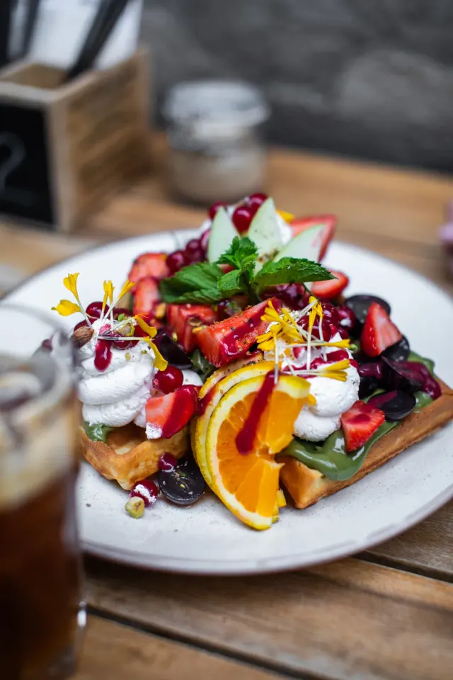 BookNoFees: Café – Blueberry Brunch – Budapest – Blueberry Brunch, photo 3