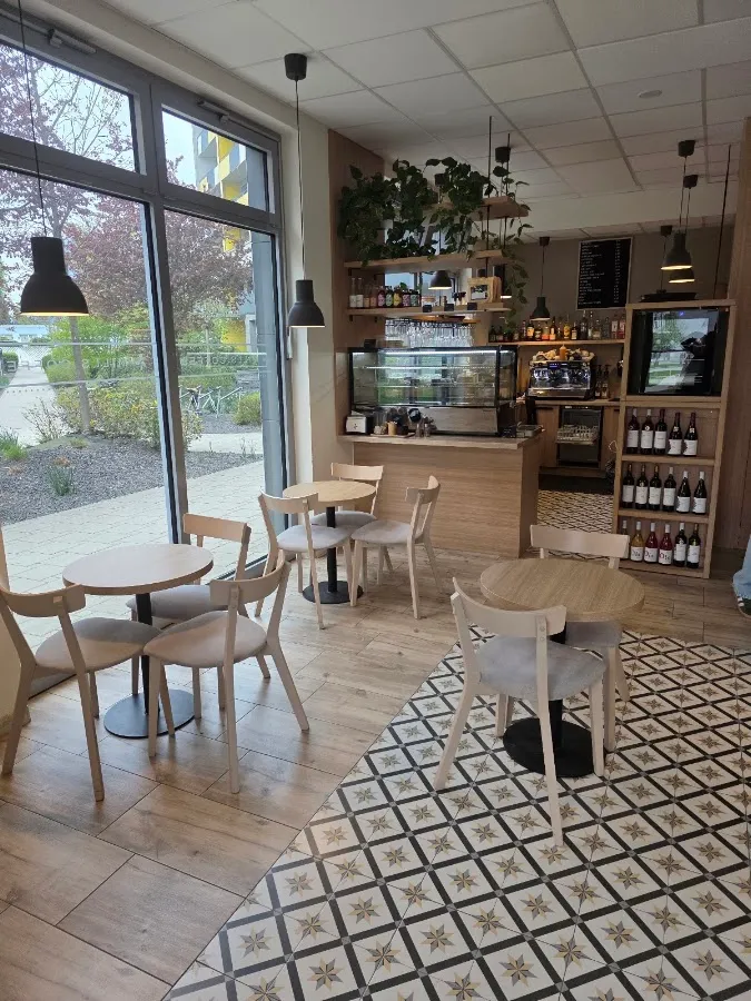 BookNoFees: Café – Mills Coffee – Bratislava – Mills Coffee, photo 1