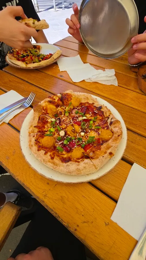 BookNoFees: Restaurant – Pizza Hut – Bucharest – Pizza Hut, photo 2