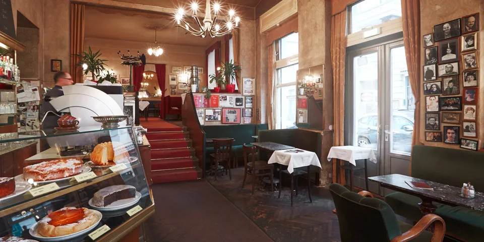 BookNoFees: Café – Café Jelinek – Vienna – Café Jelinek, photo 1