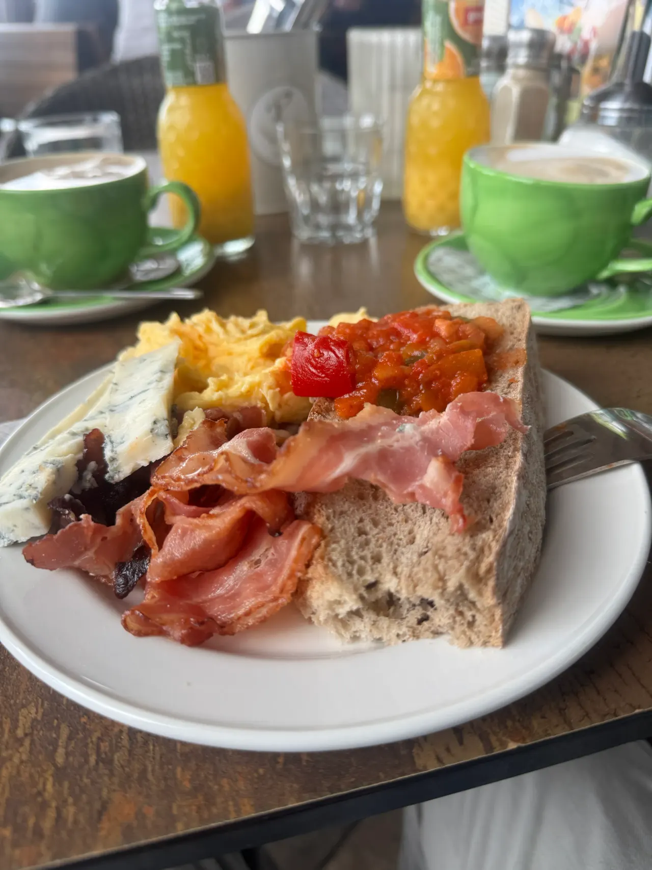 BookNoFees: Restaurant – R-Café Möhnesee – Möhnesee-Delecke, photo 1