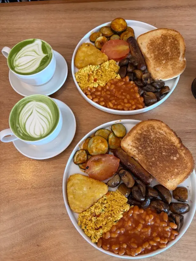 BookNoFees: Café – Black Cat Cafe – London – Black Cat Cafe, photo 2