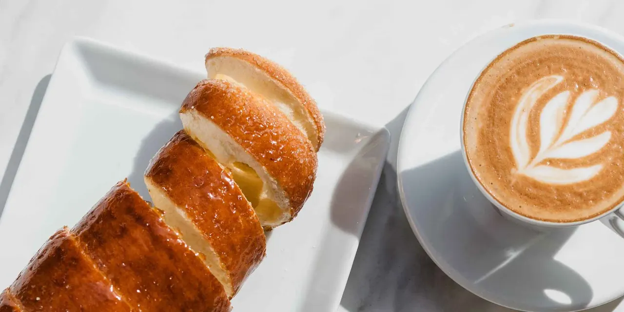 BookNoFees: Café – Molnár's Kürtőskalács – Budapest – Molnár's Kürtőskalács, photo 1