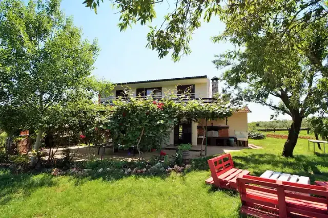 BookNoFees: Haus Sandra – Pure relaxation for young and old alike – Pula