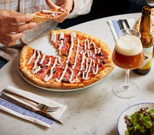 BookNoFees: De Pizzabakkers, Amsterdam