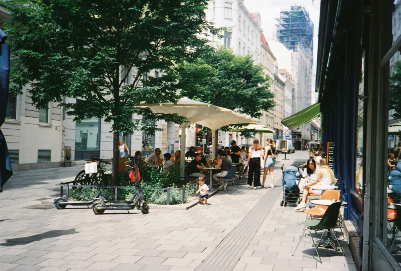 BookNoFees: Café – Café Europa Lager – Vienna – Café Europa Lager, photo 1