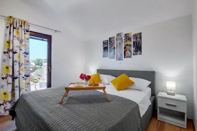 BookNoFees: Lovely 2-bedroom flat ‘Suzi’ in Pula, great location – Pula