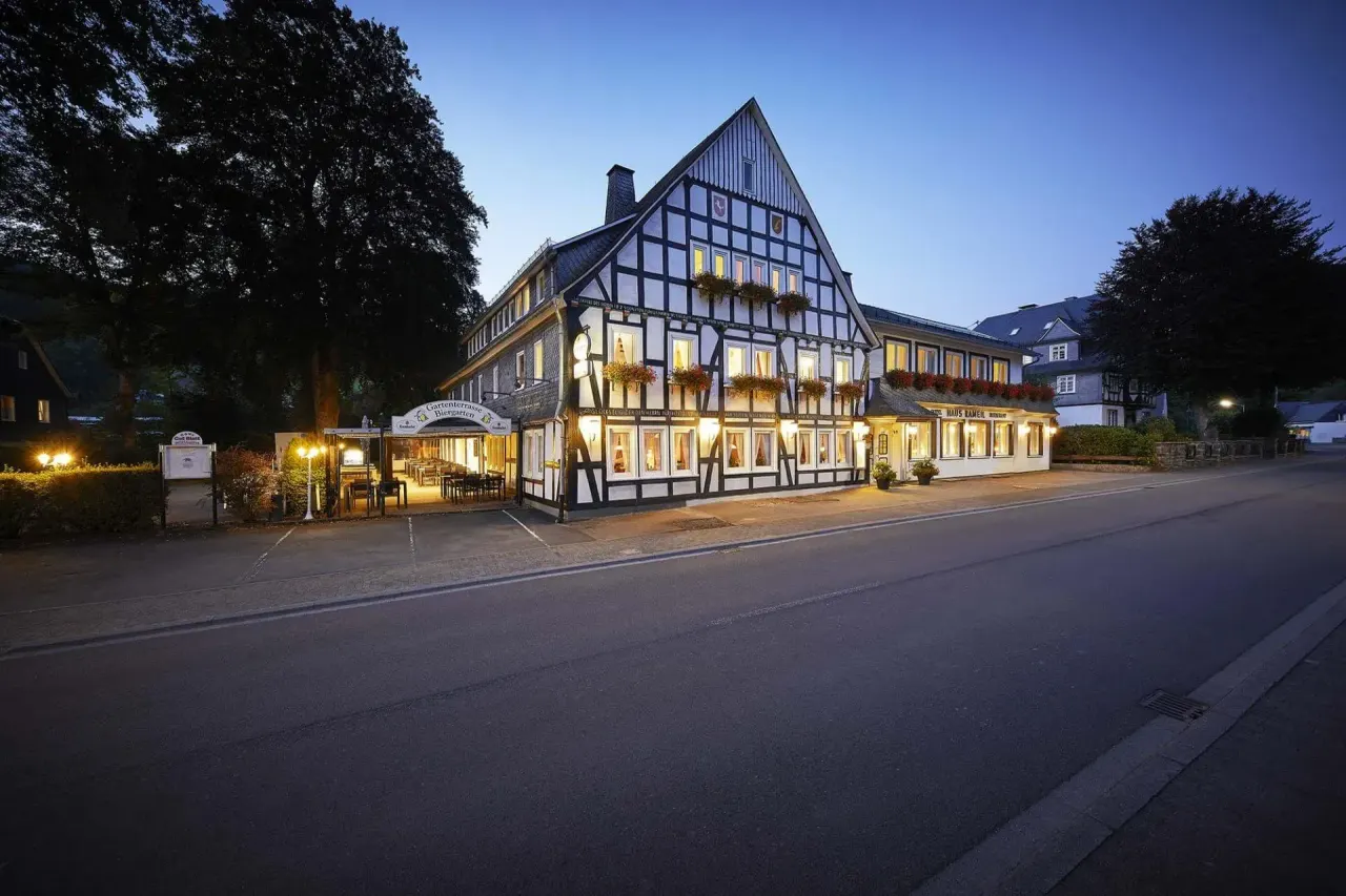 BookNoFees: Restaurant – Hotel Haus Rameil – Lennestadt – Hotel Haus Rameil, photo 1
