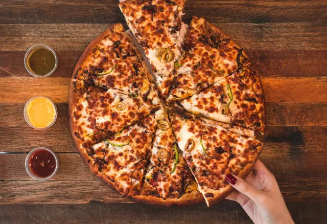 BookNoFees: Snack bar – Almond Pizza – Bucharest – Almond Pizza, photo 3