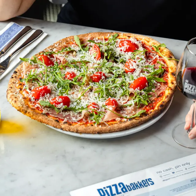BookNoFees: De Pizzabakkers To Go, Amsterdam