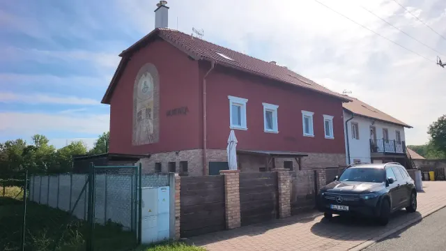 BookNoFees holiday home in Jevišovka – Flat with a terrace