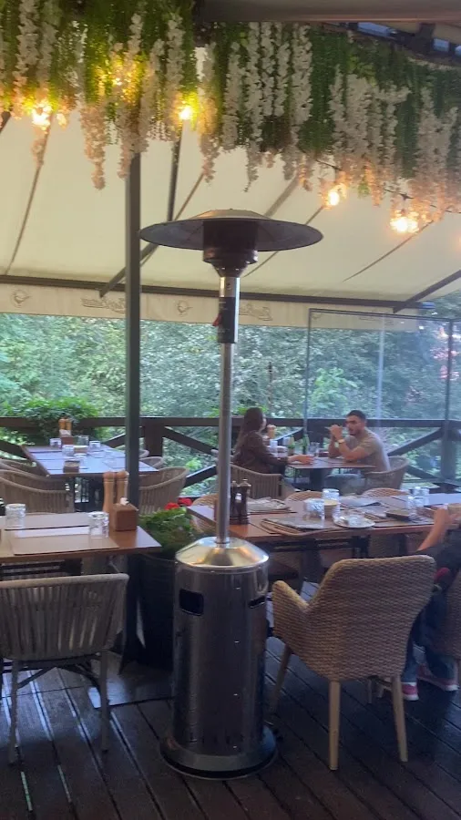 BookNoFees: Restaurant – Batoni Restaurant – Bratislava – Batoni Restaurant, photo 3