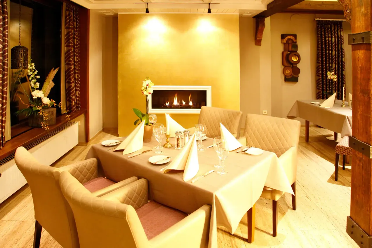 BookNoFees: Restaurant – Restaurant im Flair Hotel Nieder – Bestwig – Restaurant at the Flair Hotel Nieder, photo 1