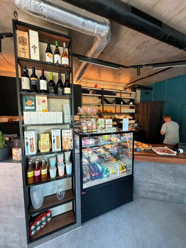 BookNoFees: Café – Bellčafe – Prague – Bellčafe, photo 3
