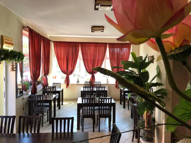 BookNoFees: Restaurant – A Chau – Warsaw – And close, photo 2