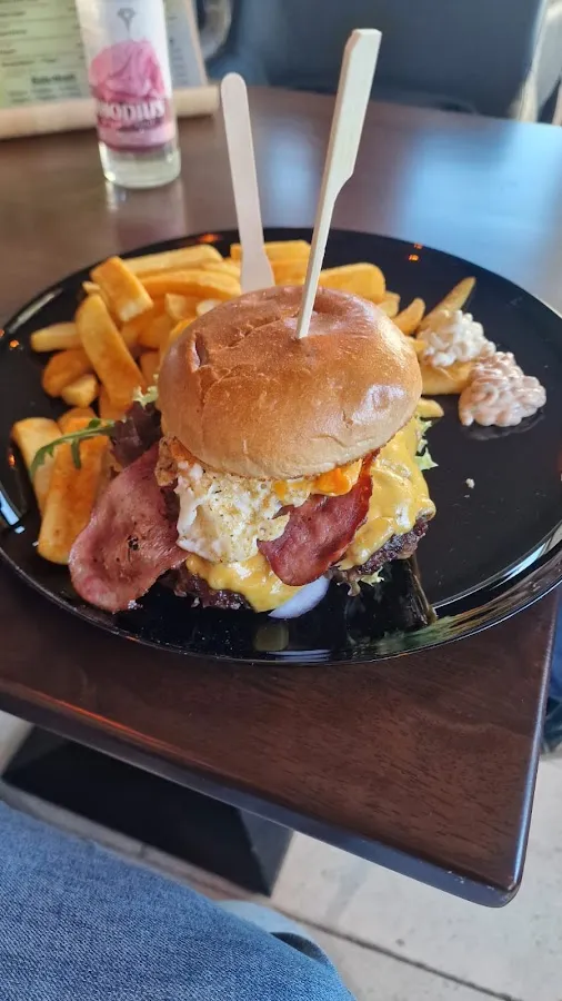BookNoFees: Restaurant – 3MO-Burger – Medebach – 3MO Burger, photo 1