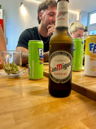 Snack bar – BookNoFees: photo from Valentina Pfenning's review of Good morning Vietnam