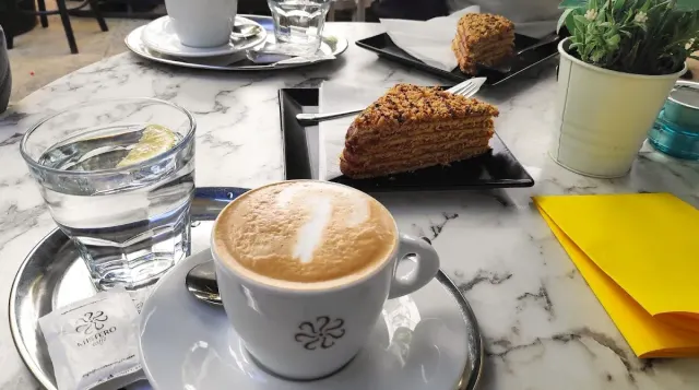 BookNoFees: Café – Café Malewill – Bratislava – Café Malewill, photo 2
