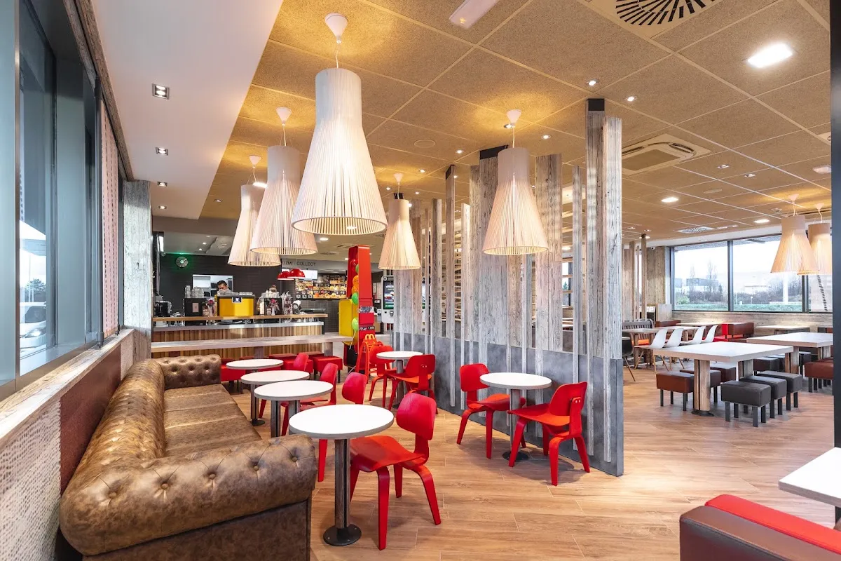 BookNoFees: Snack bar – McDonald's – Zagreb – McDonald's, photo 1