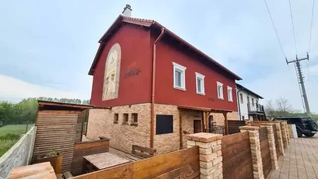 BookNoFees holiday home in Jevišovka – A peaceful, stylish house with a wine cellar