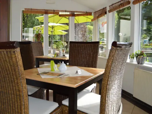 BookNoFees: Café – Café am Kurpark – Lennestadt – Café by the Spa Gardens, photo 2