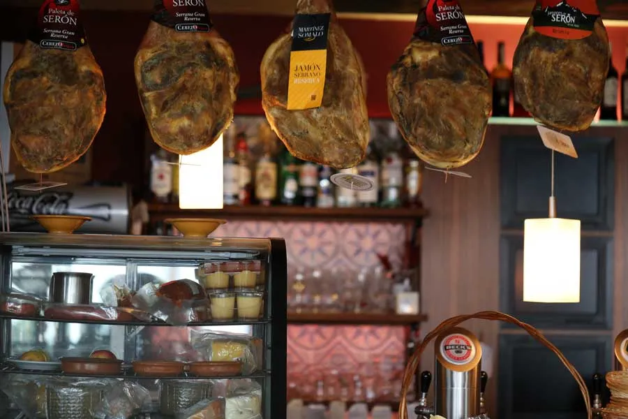 BookNoFees: Restaurant – Cafe Blond – Recklinghausen – Café Blond, photo 1