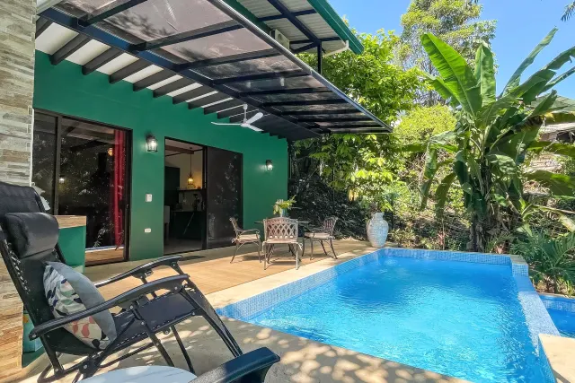 BookNoFees holiday home in QUEPOS MANUEL ANTONIO – A wonderful house with an infinity pool