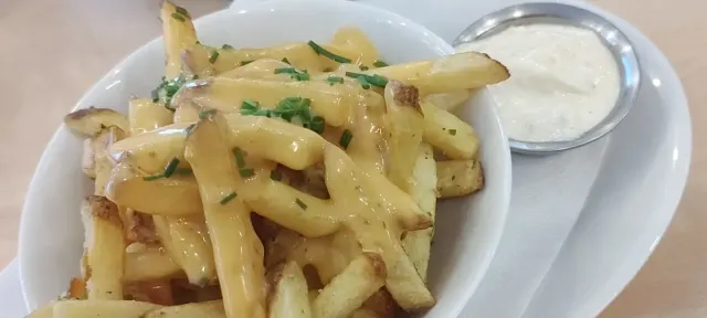 BookNoFees: Restaurant – Roxor BRGR & Beer – Bratislava – Roxor Burger & Beer, photo 3