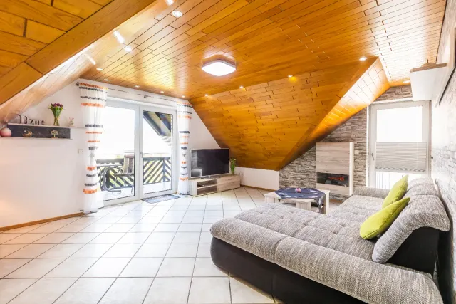 BookNoFees: Robinson holiday flat in Balve with a fireplace and garden views – Balve