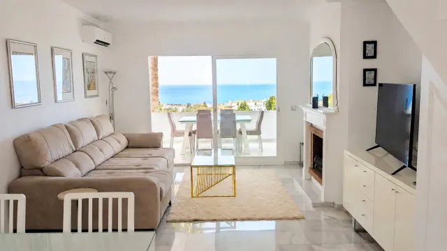 BookNoFees: Spacious Duplex Apartment with Panoramic Sea Views – Mijas