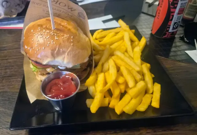 BookNoFees: Restaurant – Crunchy Burger – Fröndenberg – Crunchy Burger, photo 2