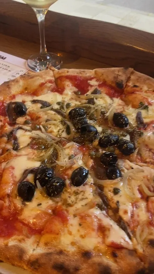 BookNoFees: Restaurant – Ciao Pizza – London – Hello Pizza, photo 3