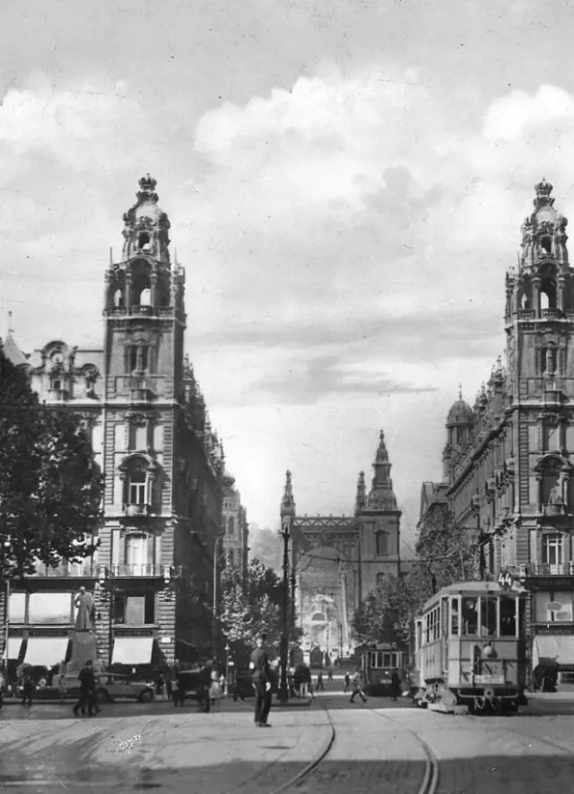 BookNoFees: Matild Café & Cabaret, Budapest