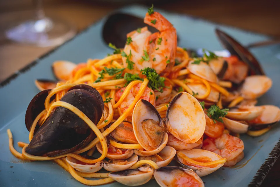 BookNoFees: Example photo: Spaghetti with shellfish